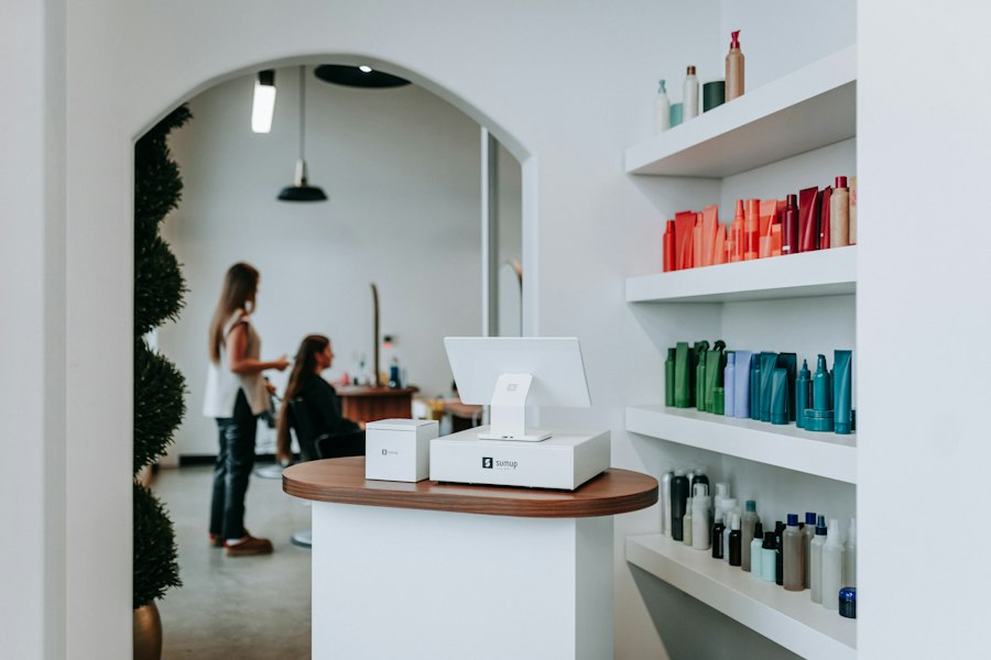 Recepción con productos para el cabello
